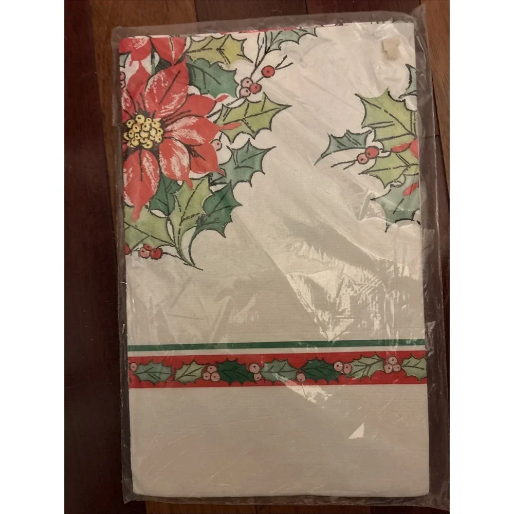 VTG Reed Christmas Table Cover Poinsettia‎ Berries Paper Tablecloth 52